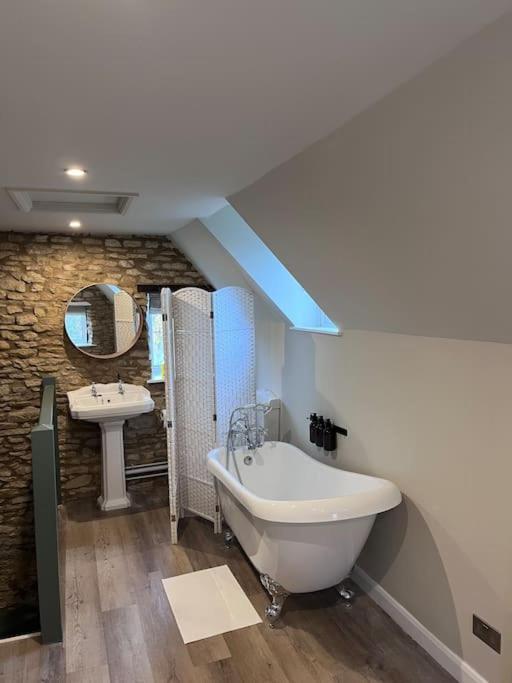 Quaint Cotswold Cottage Chipping Norton Exteriör bild